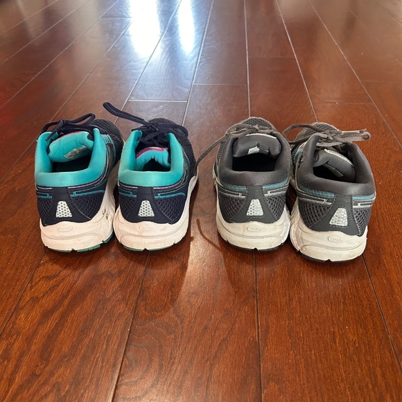 Lot of 2 Sneakers Brooks Addiction 13 Navy Blue Grey Running Shoes - Picture 3 of 6